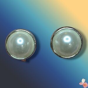 Elegant Silver and White Clip-On Earrings 887